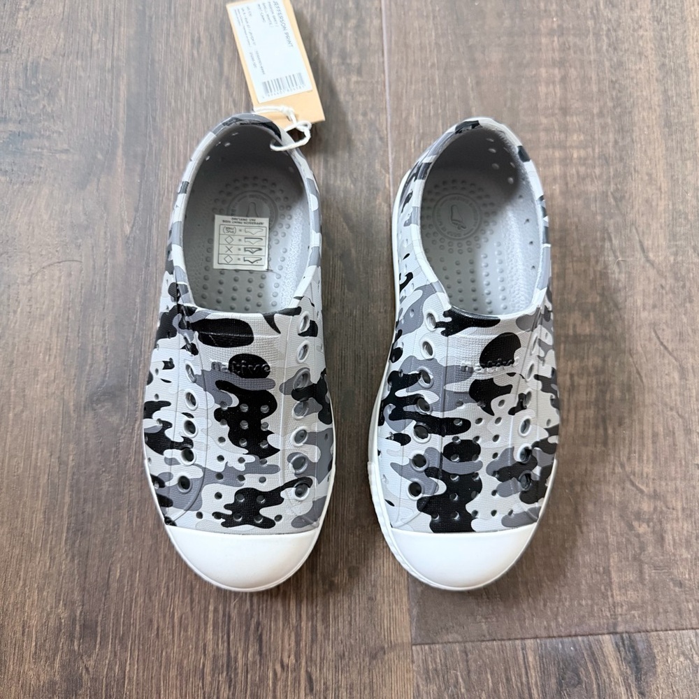 Native Jefferson Print Shoes | Mist Camo | Size: 10 - Picture 3 of 9